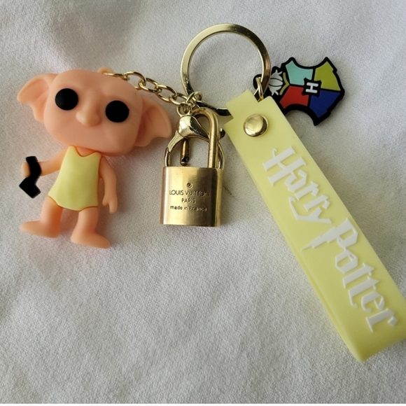 LOUIS VUITTON 301# NO KEY!!!! & HARRY POTTER KEYCHAIN - Picture 4 of 5